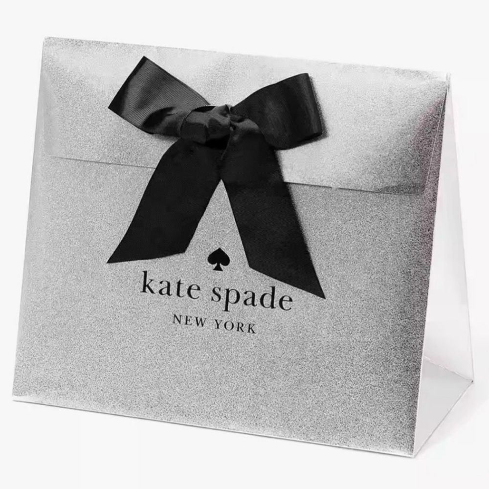 COPY - KATE SPADE SILVER GLITTER gift bag with bow
BEAUTIFUL FOR CHRISTMAS 🎄
